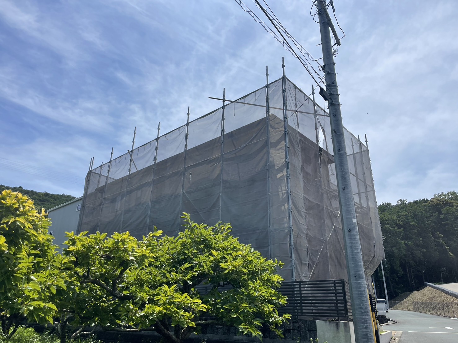 只今施工中！豊橋市 M様邸外壁屋根塗装工事